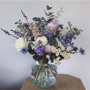 Florist&#39;s Choice Vase Arrangement