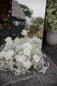 Welcome sign flowers, gyp and roses